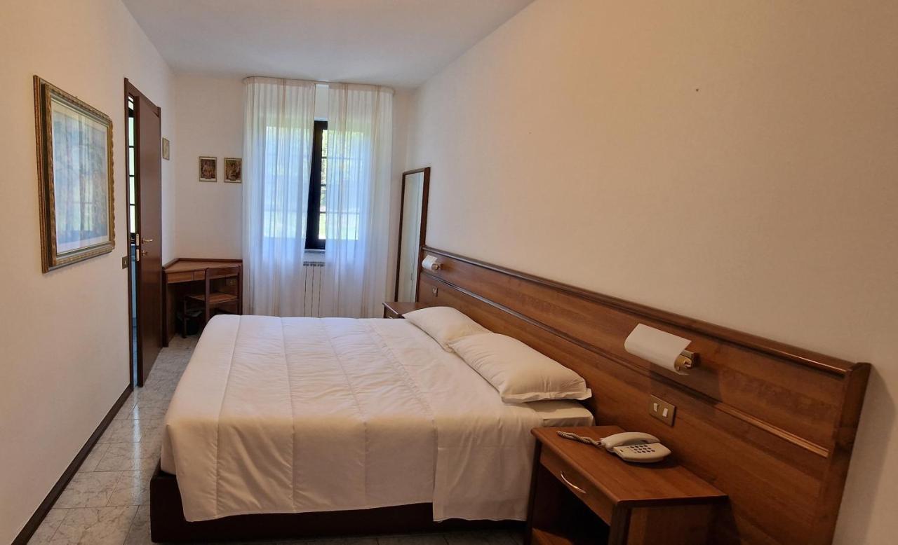 Montegrino Lakeview Hotel 3*